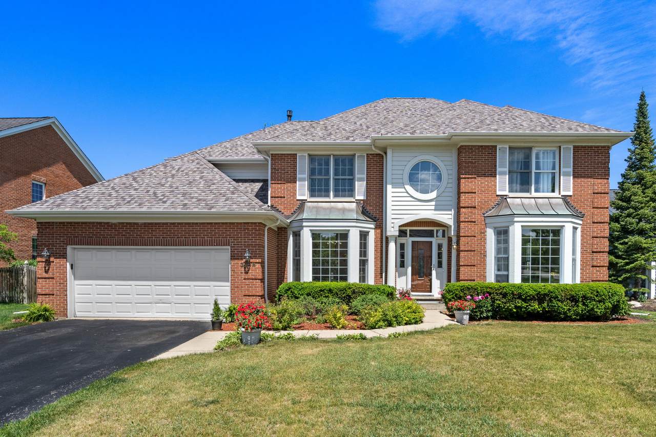 3318 Glenlake Drive - Photo 1