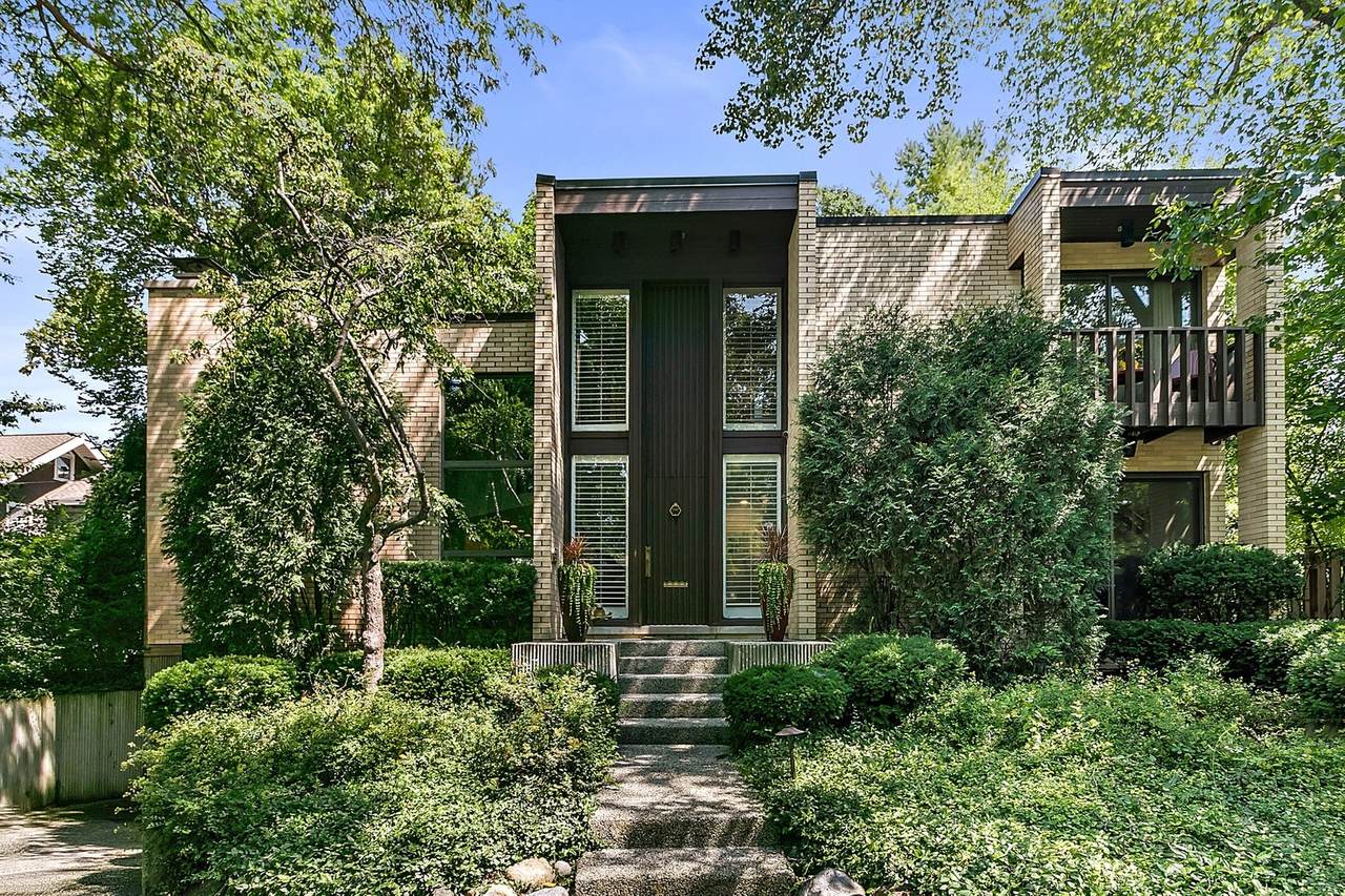 1064 Sheridan Road - Photo 1