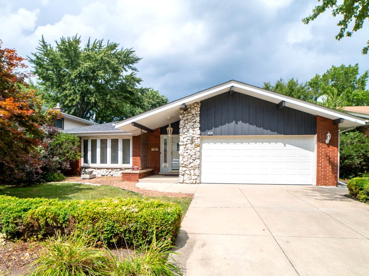 4224 Pinewood Lane - Photo 1