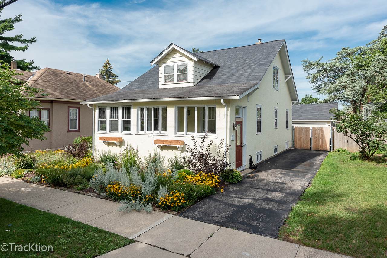 852 Brook Street - Photo 1