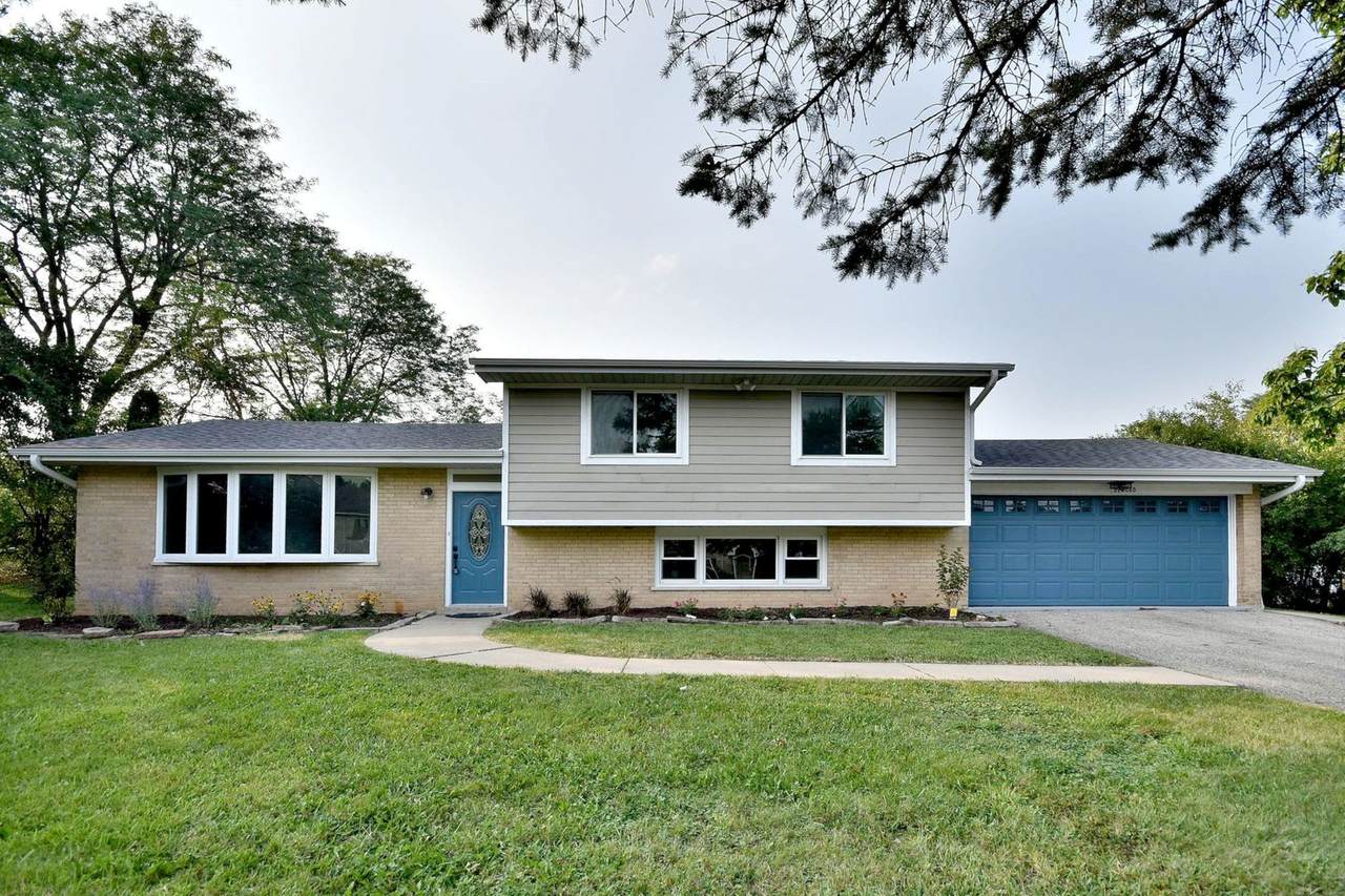 22W060 Foster Avenue - Photo 1