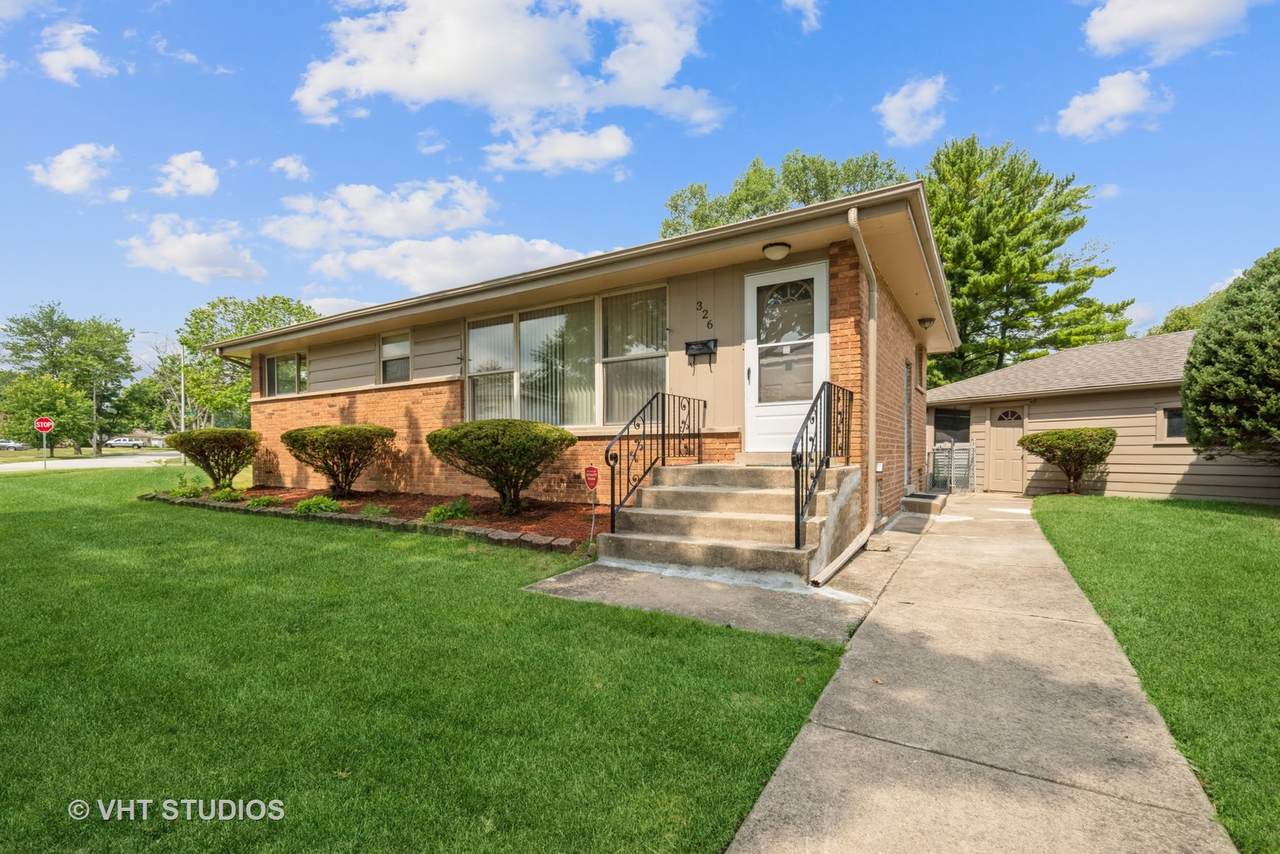 326 Iris Lane - Photo 1