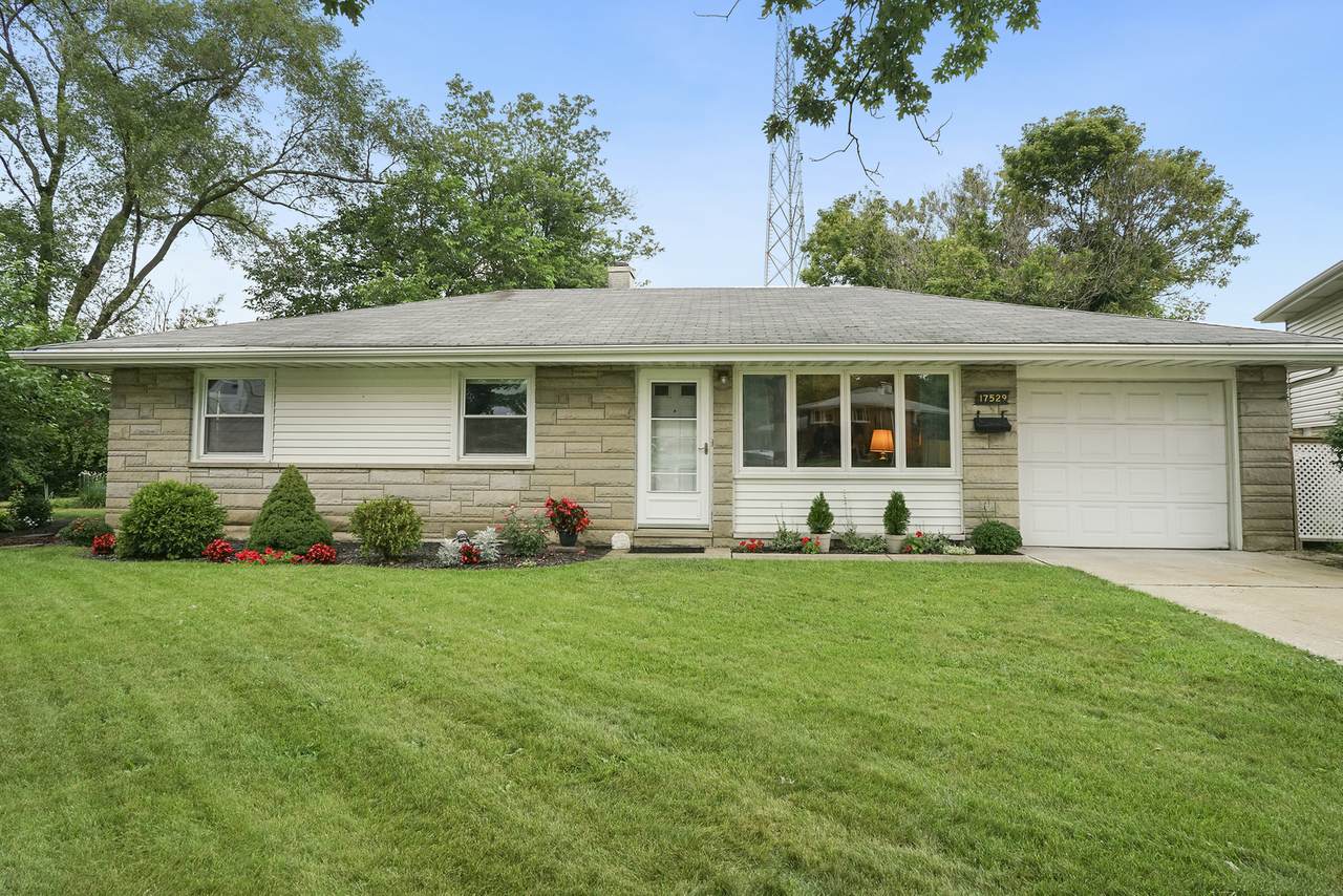 17529 Maple Drive - Photo 1