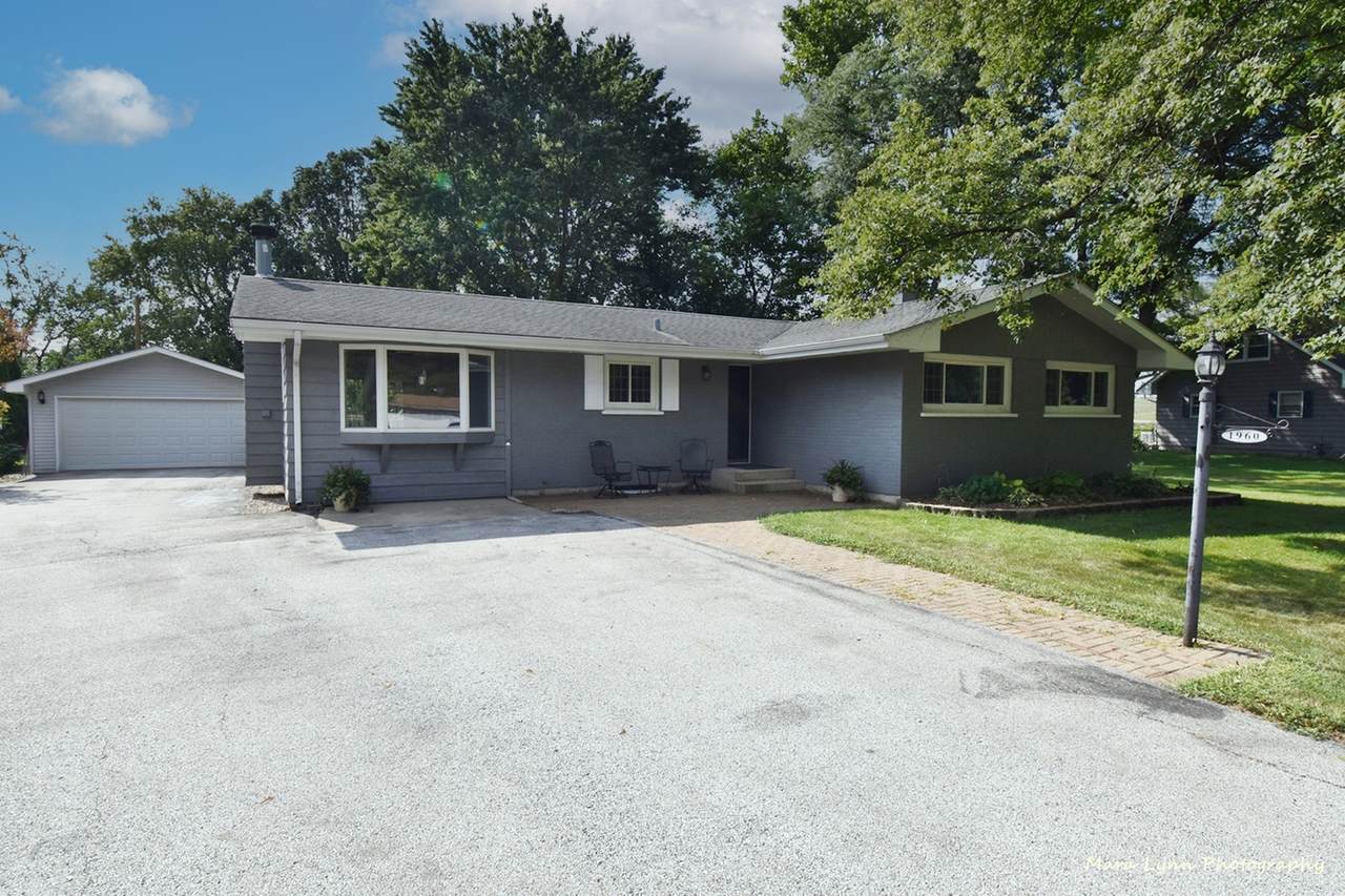 1960 Elizabeth Lane - Photo 1