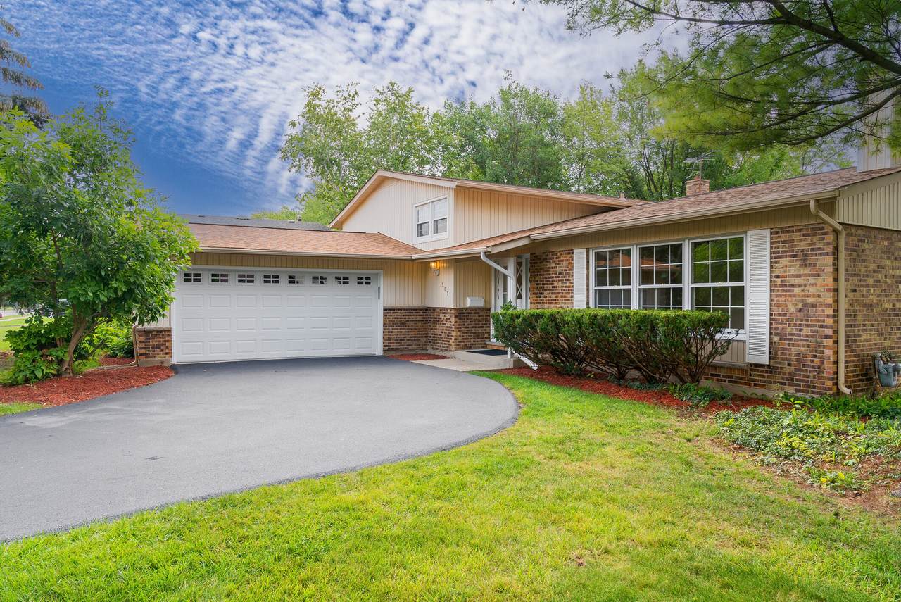 907 Burr Oak Drive - Photo 1