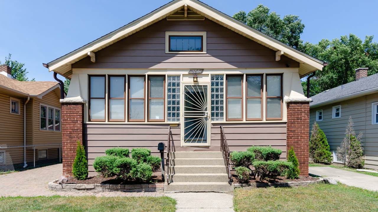 236 Ruth Street - Photo 1