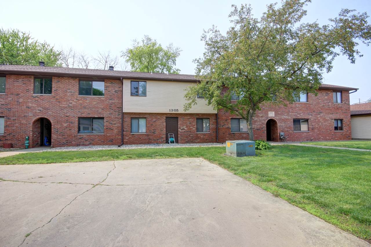 1305 Christopher Circle - Photo 1