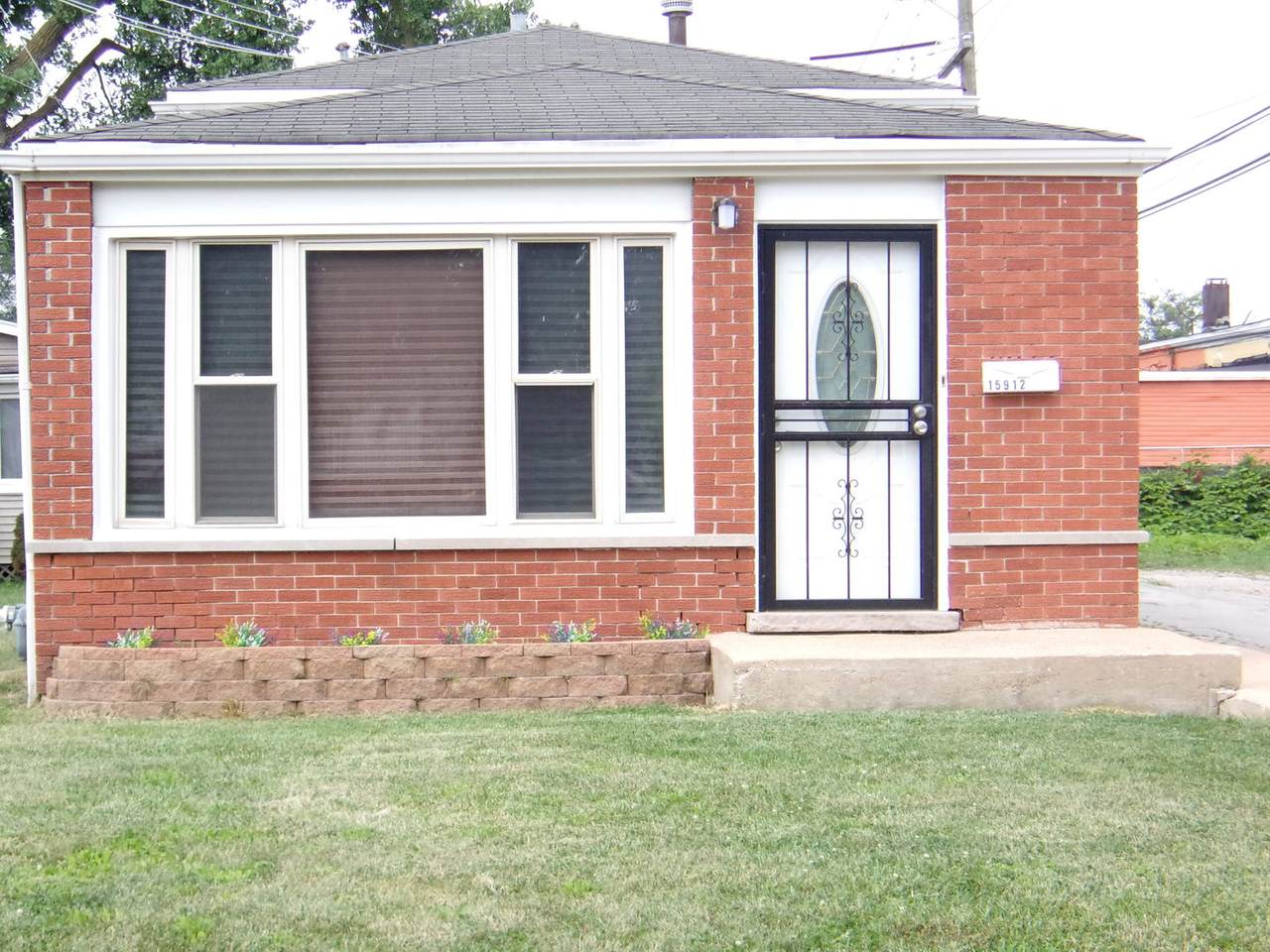 15912 Ashland Avenue - Photo 1