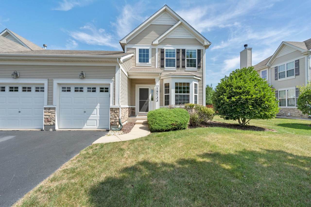 15733 Cove Circle - Photo 1