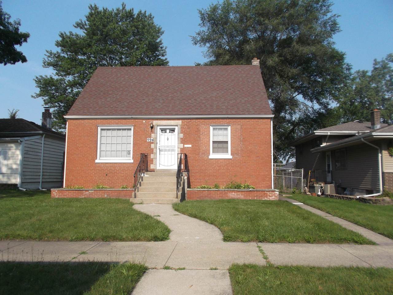 594 Gordon Avenue - Photo 1