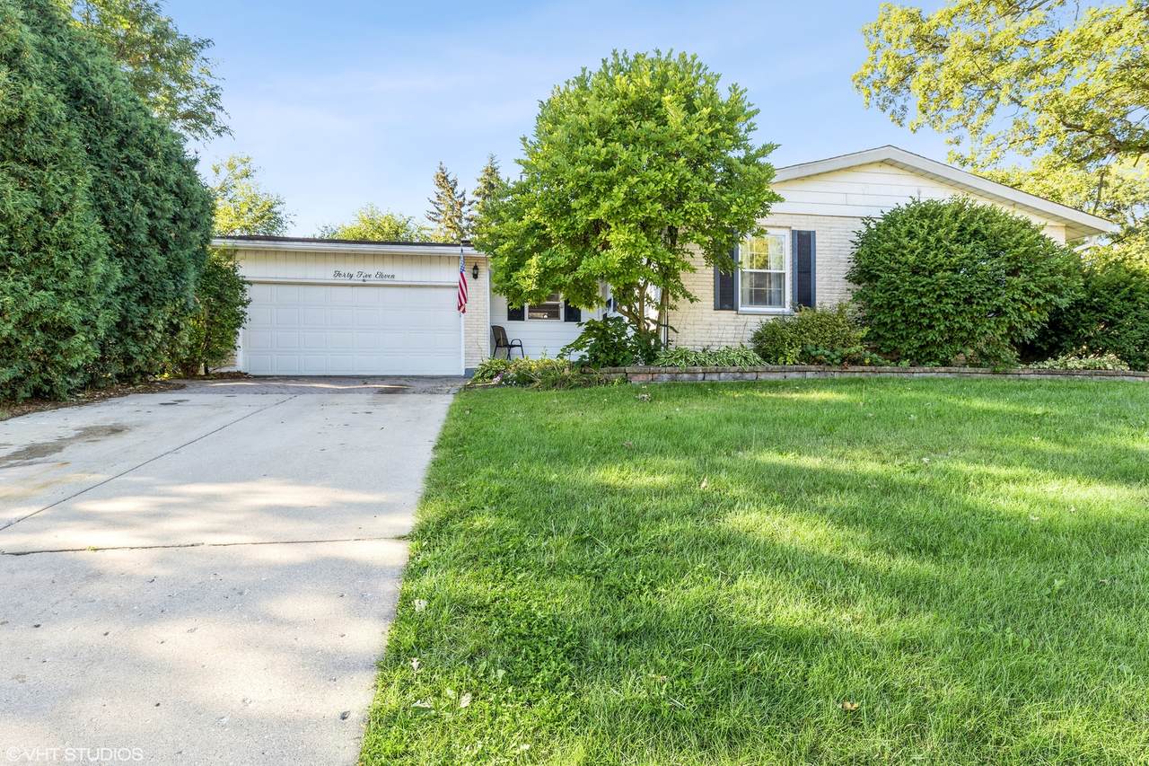 4511 Sussex Drive - Photo 1