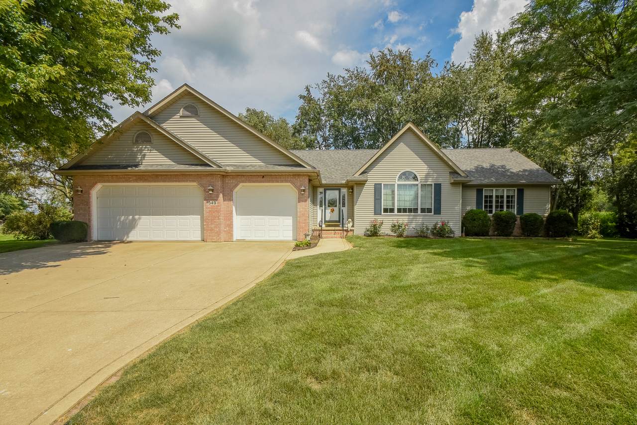 349 Columbia Circle - Photo 1