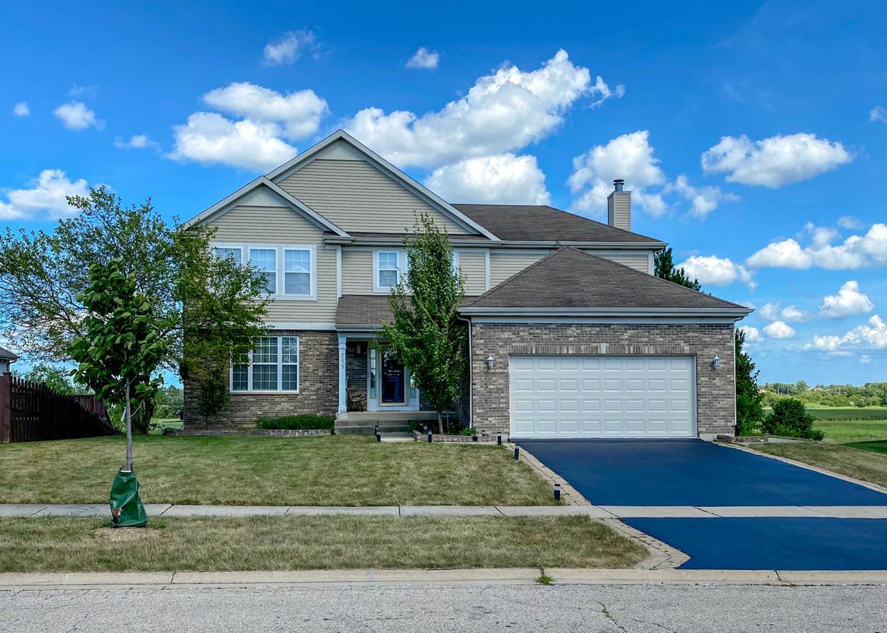 755 Overlook Circle - Photo 1