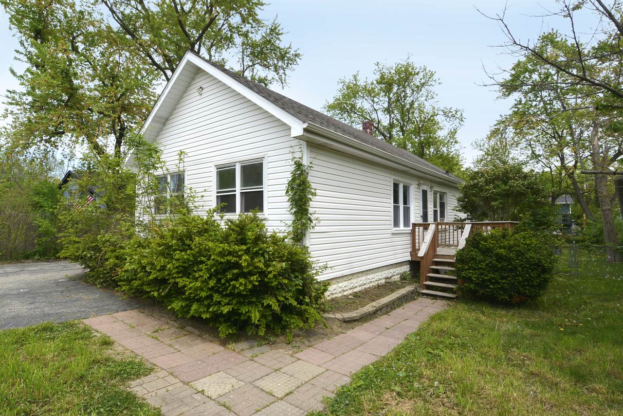 34465 Hainesville Road - Photo 1