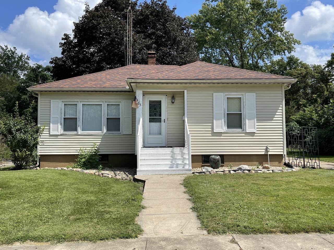 405 Washington Street - Photo 1