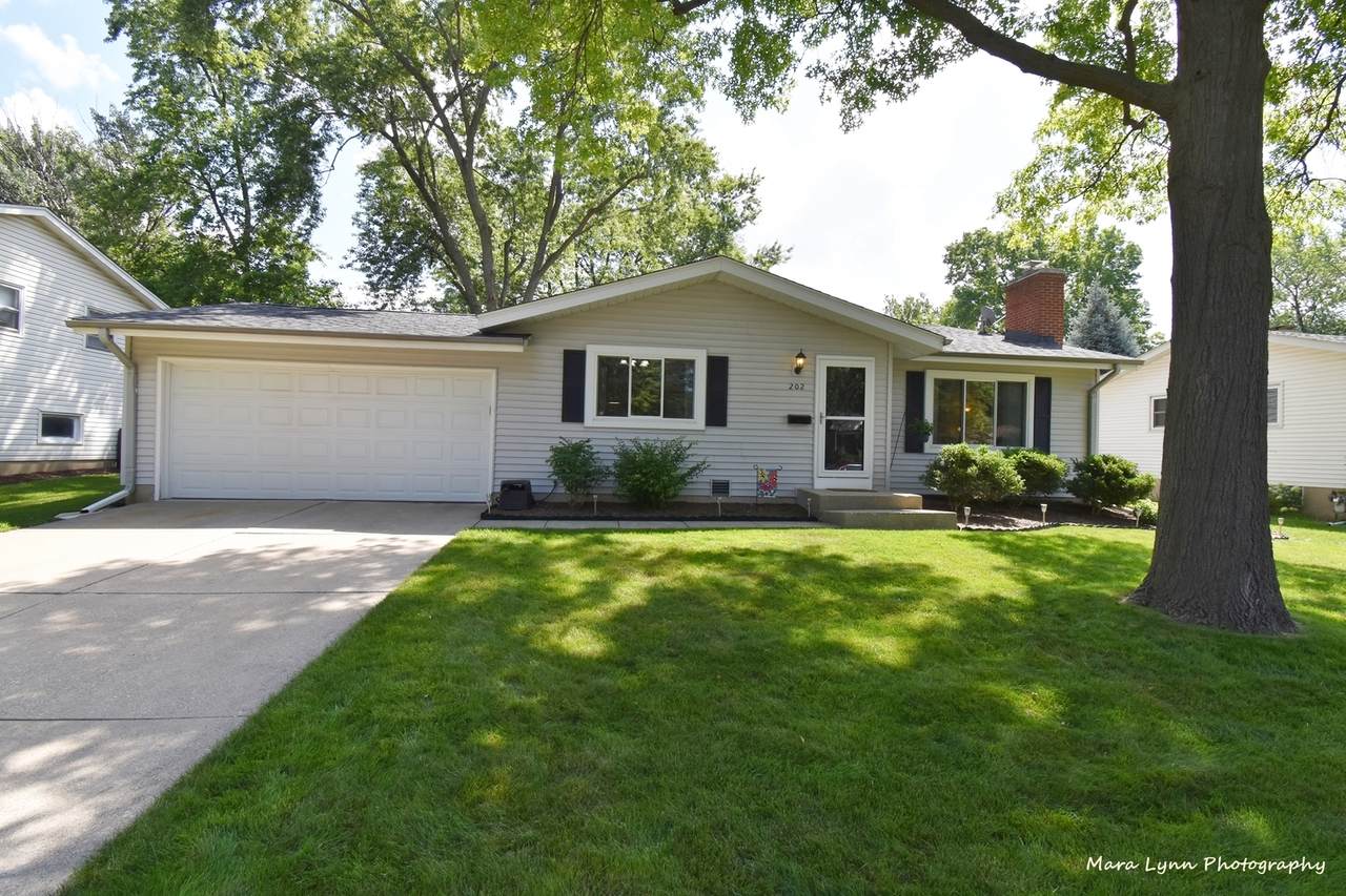202 Fairview Drive - Photo 1
