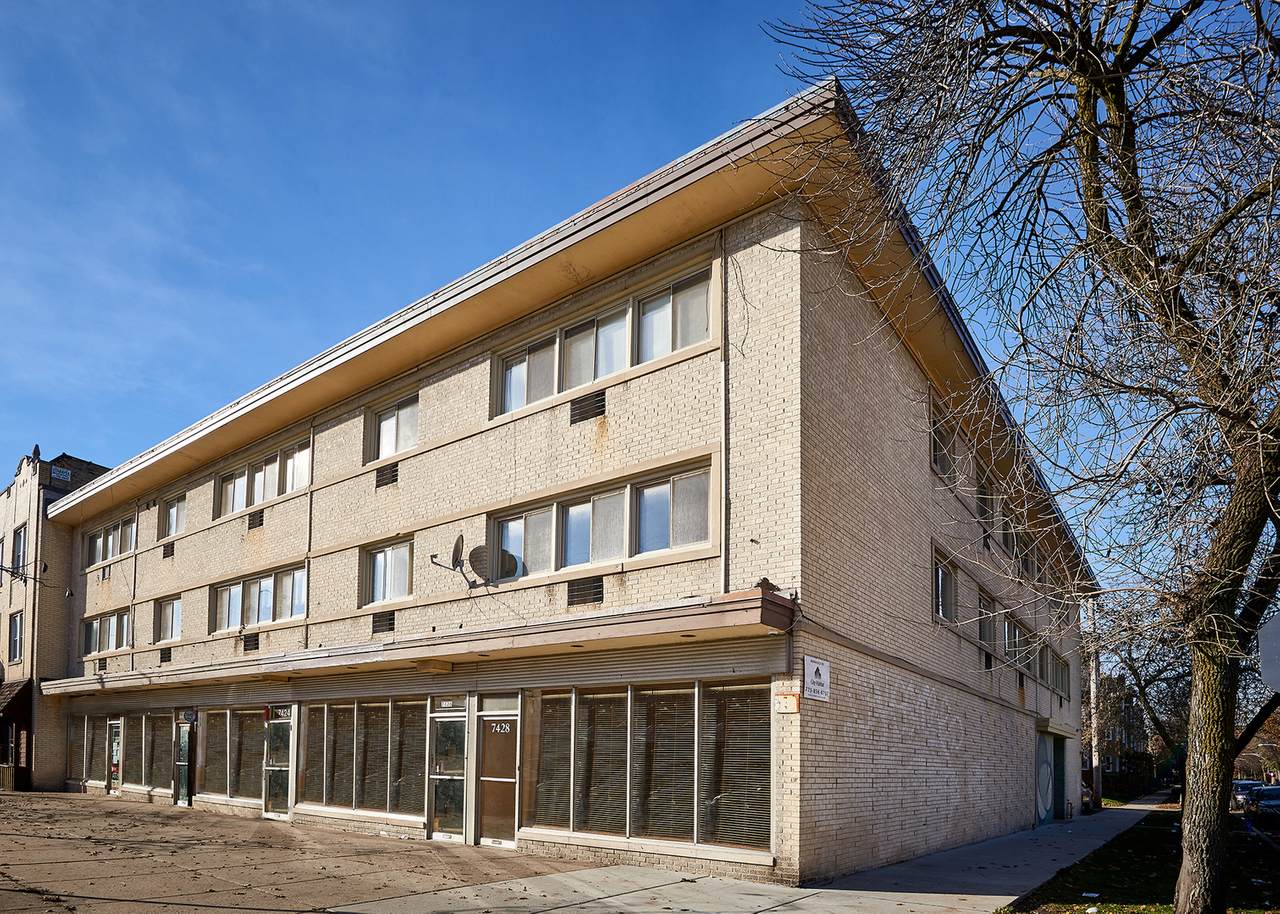 2411 Fargo Avenue - Photo 1