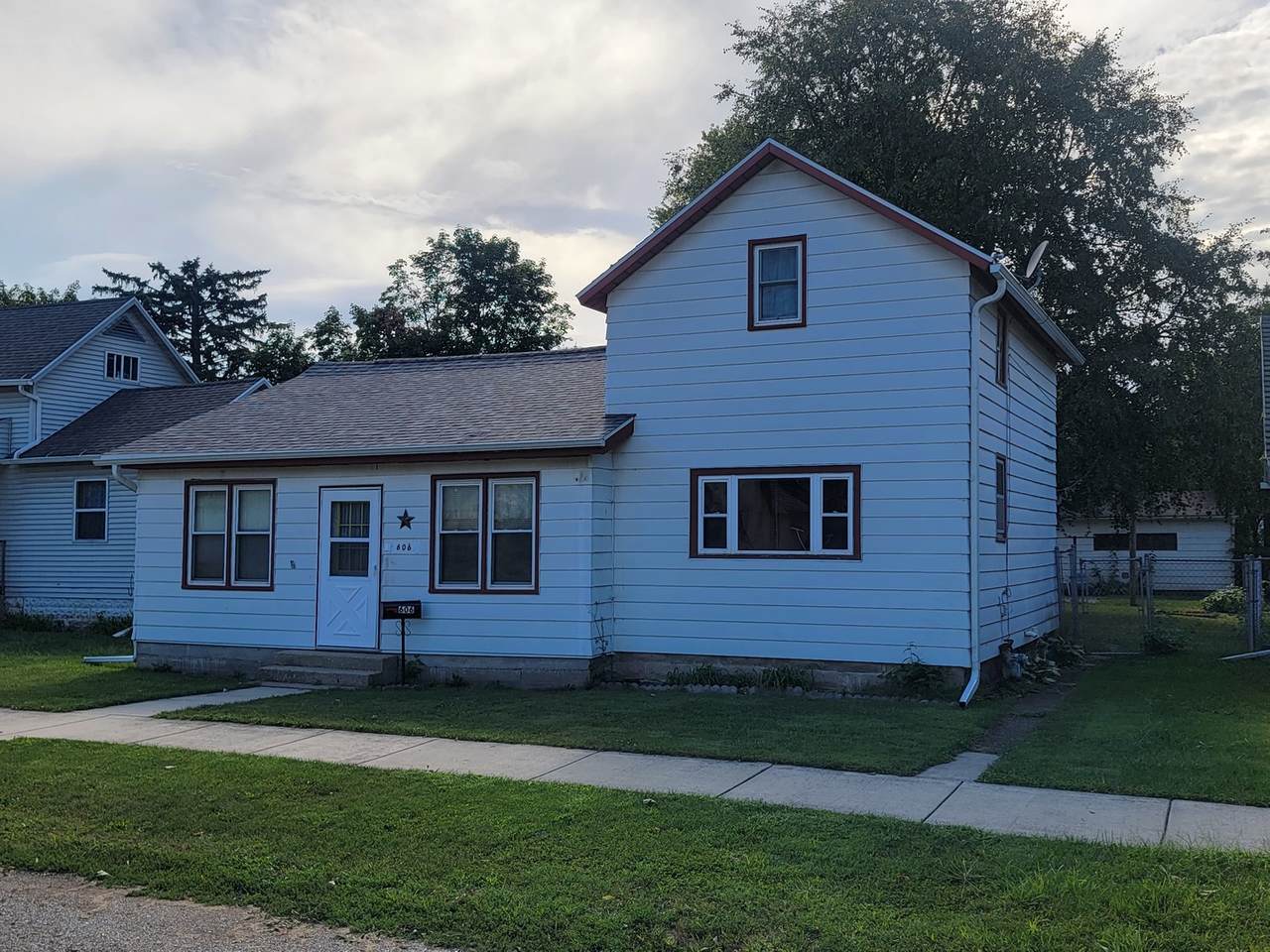 606 Avenue A - Photo 1