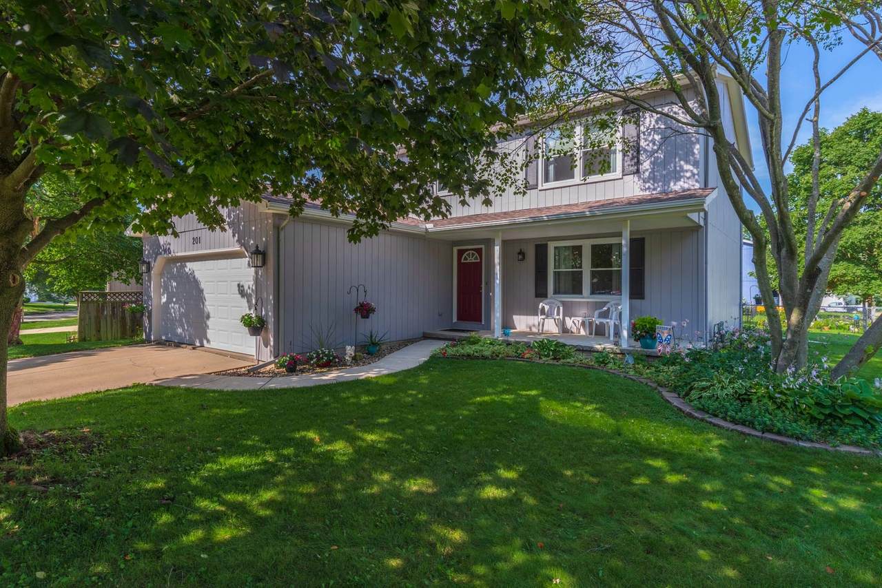 201 Evergreen Lane - Photo 1