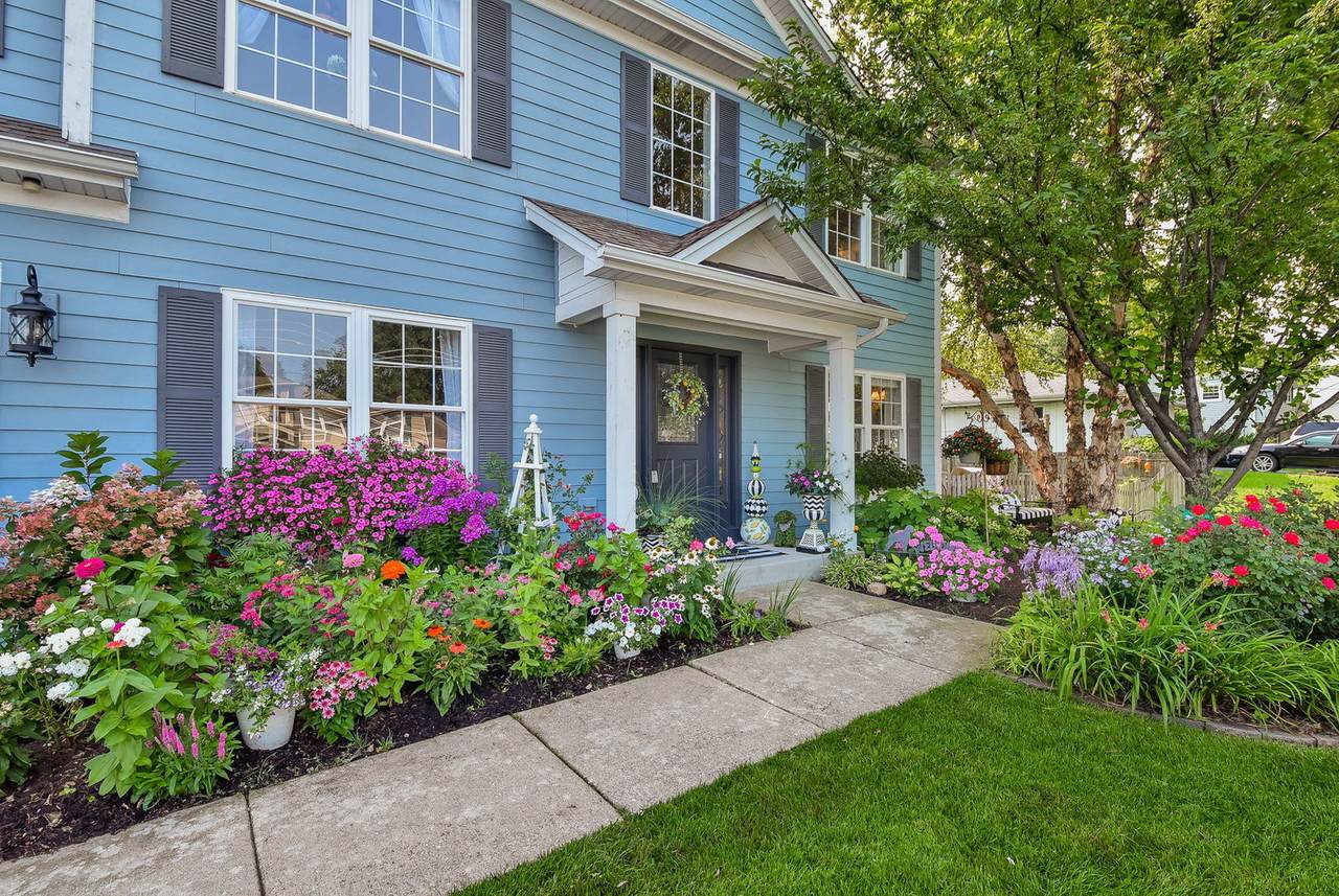 2151 Glencoe Street - Photo 1