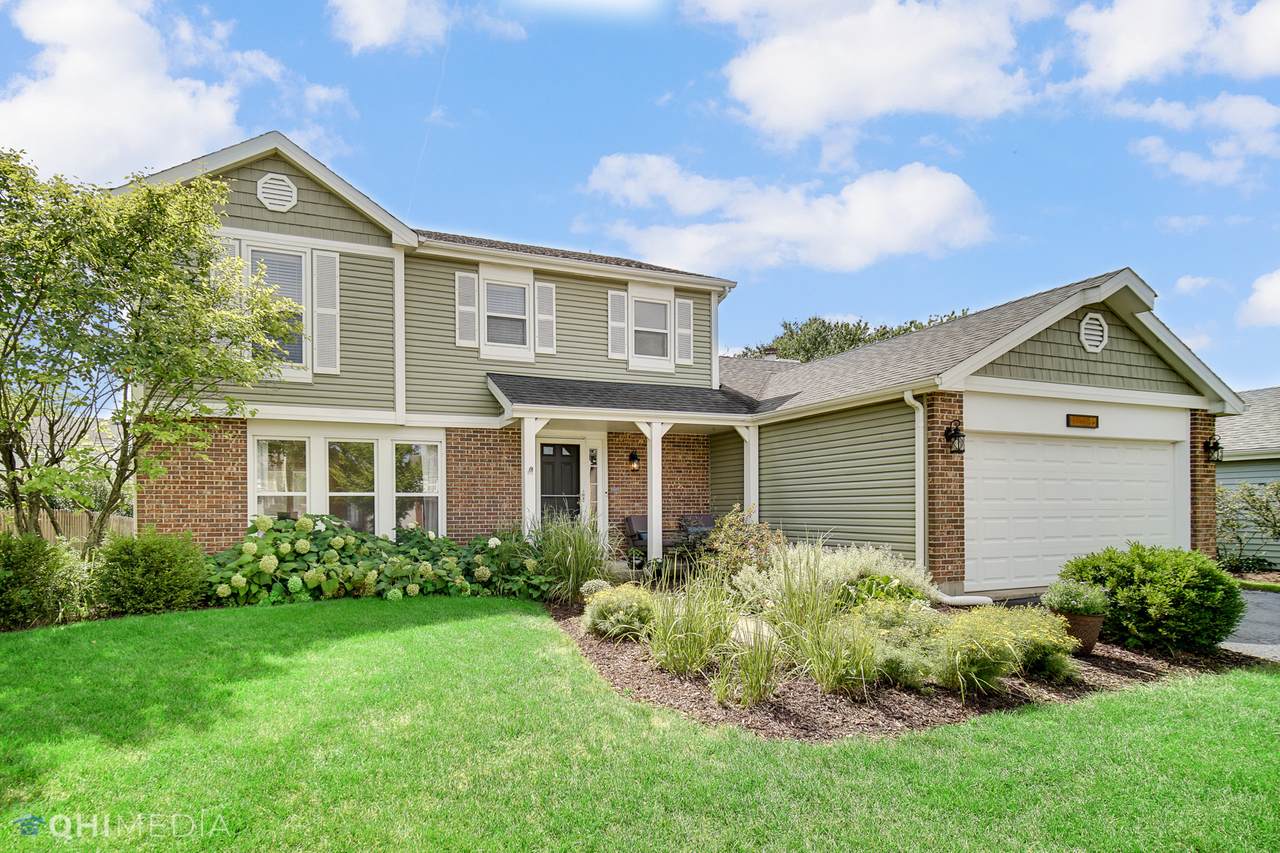 27W155 Sycamore Lane - Photo 1