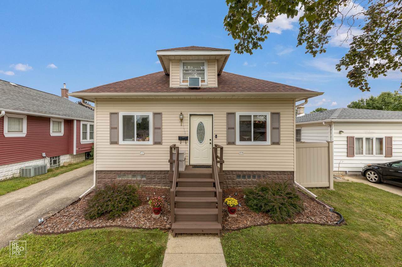 1110 Waverly Place - Photo 1