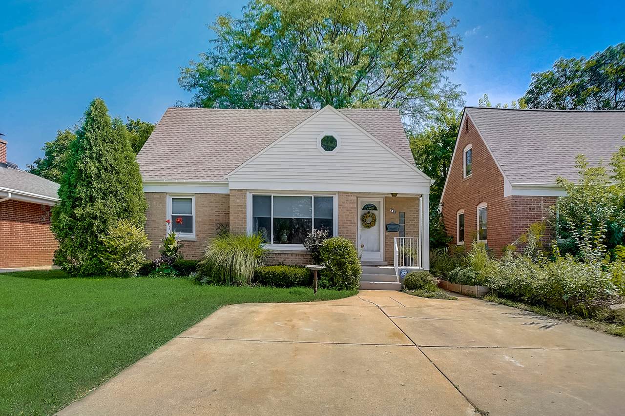 321 Harlem Avenue - Photo 1