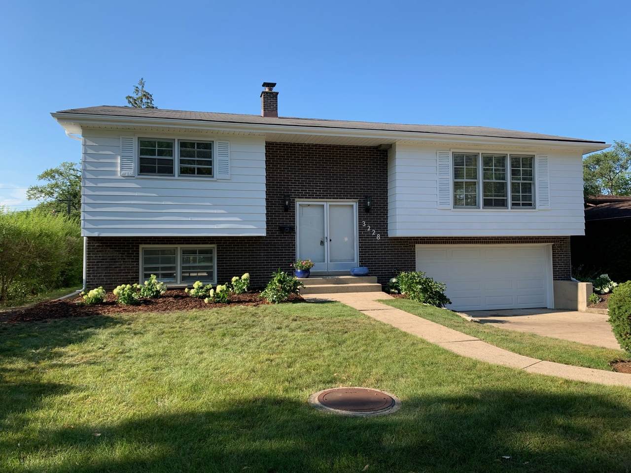 3228 Greenleaf Avenue - Photo 1