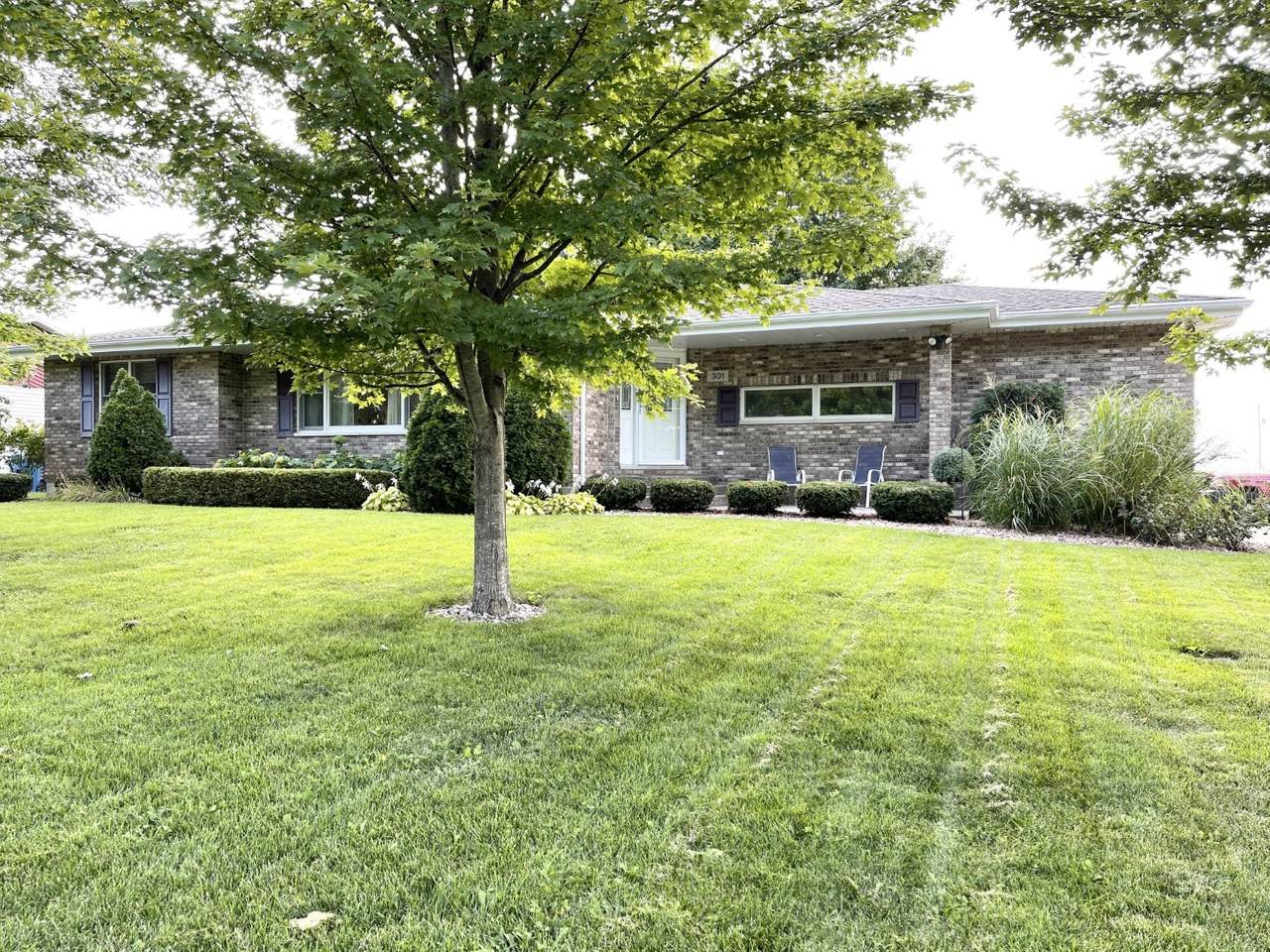 301 Park Lane Drive - Photo 1