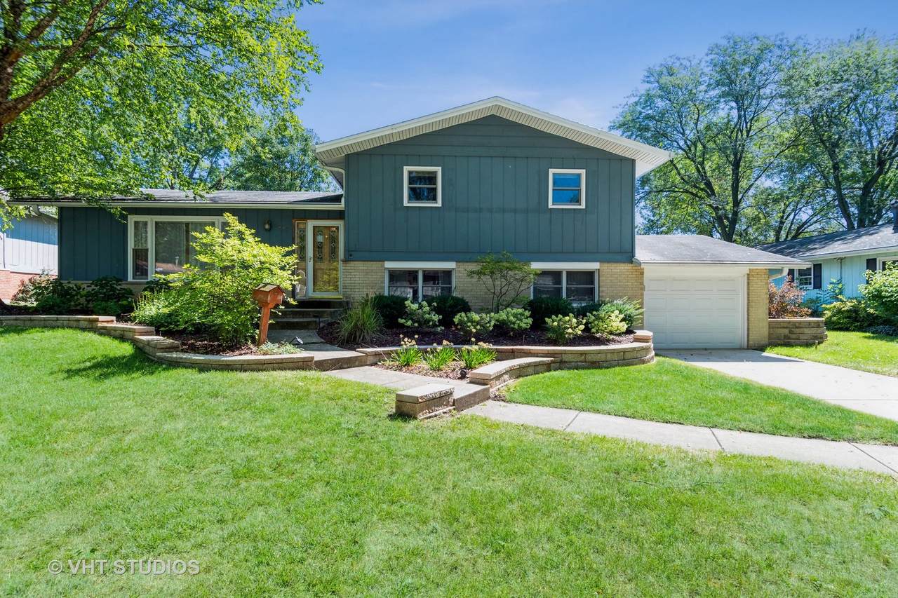 6813 Valley View Drive - Photo 1