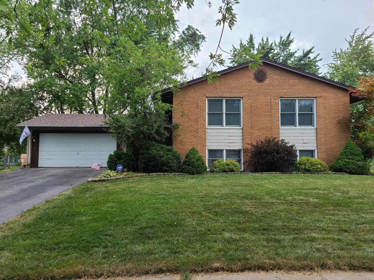553 Ashbury Avenue - Photo 1