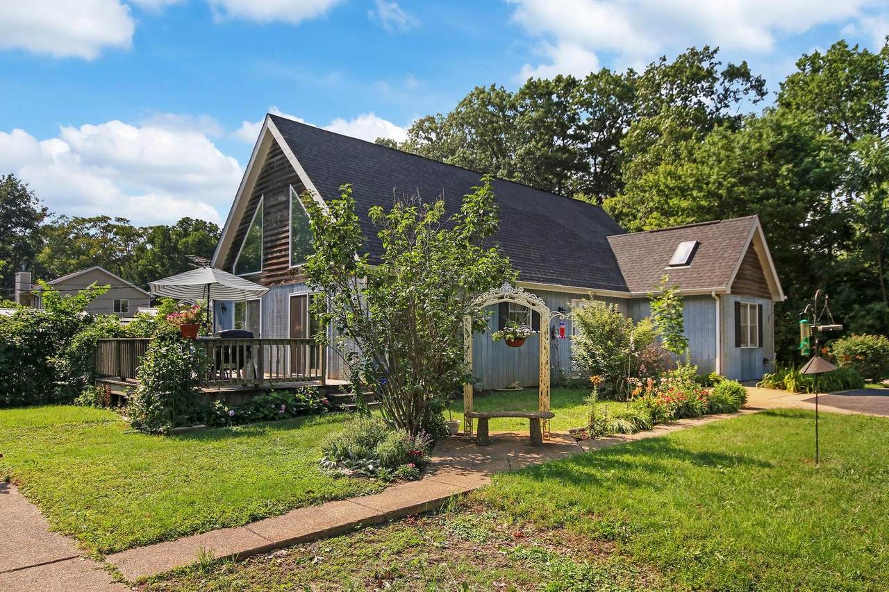 26547 Brown Avenue - Photo 1