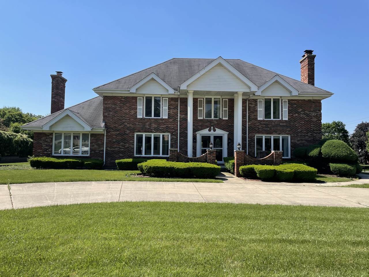 332 Lakewood Circle - Photo 1