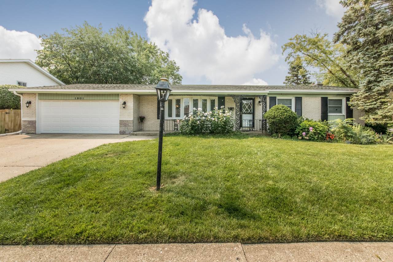 1901 Manor Lane - Photo 1