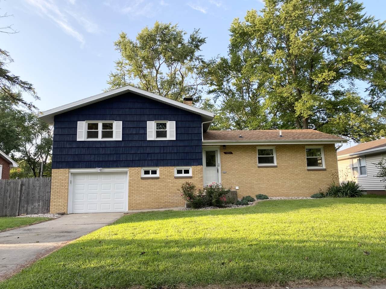 1465 Hawkins Street - Photo 1