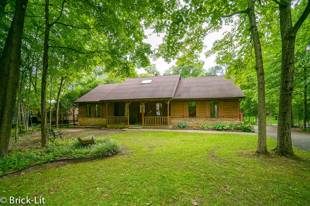 300 Garfield Avenue - Photo 1