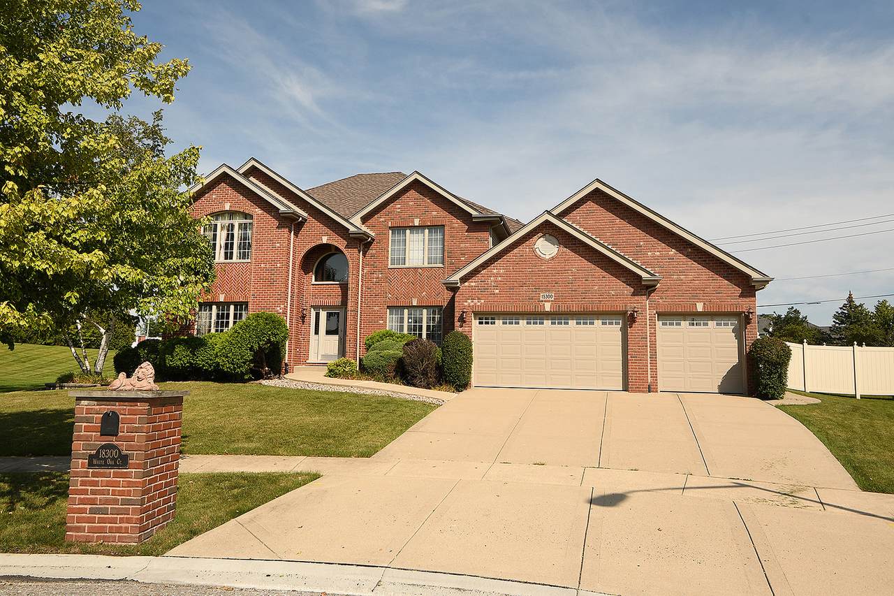 18300 White Oak Court - Photo 1