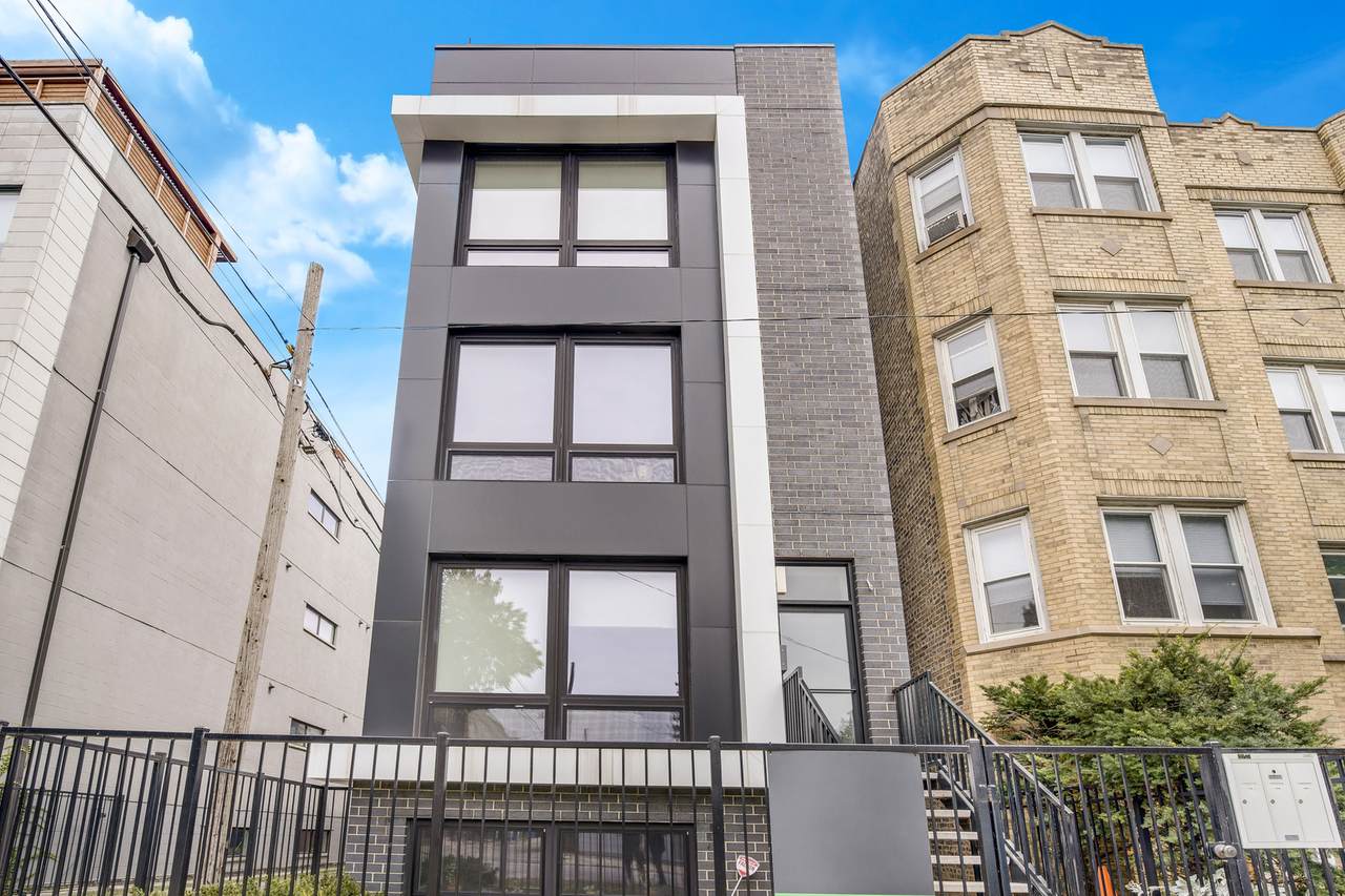2115 Mozart Street - Photo 1