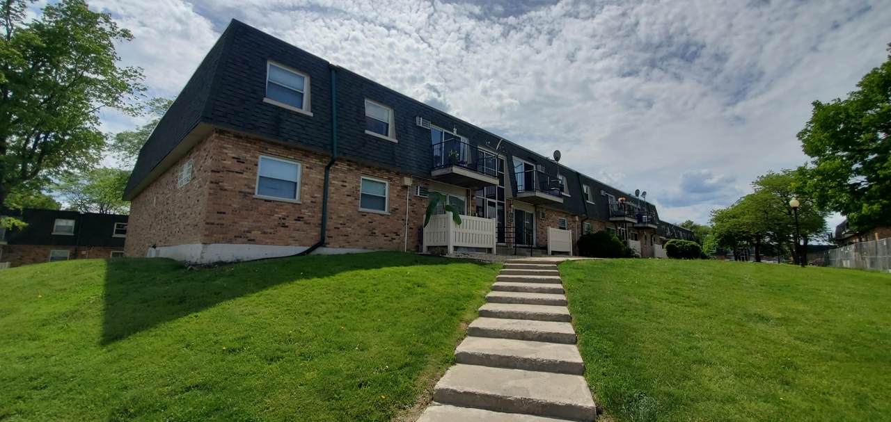 9974 84 Terrace - Photo 1