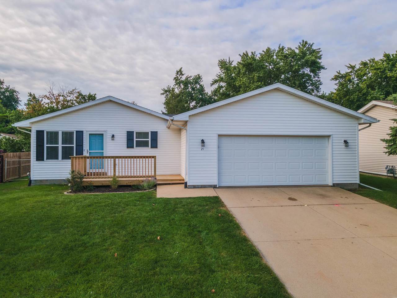 21 Geneva Court - Photo 1