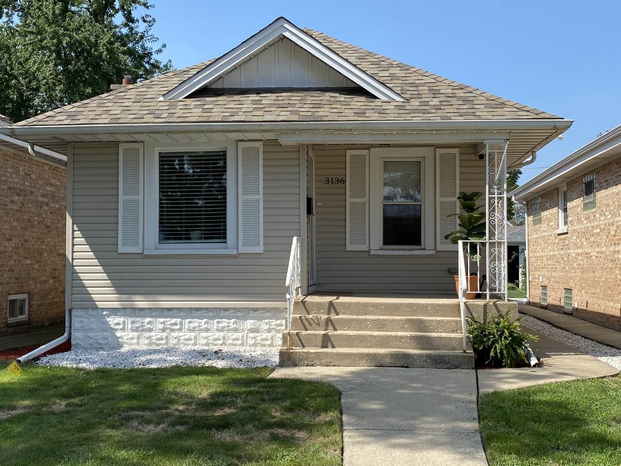 3136 Octavia Avenue - Photo 1