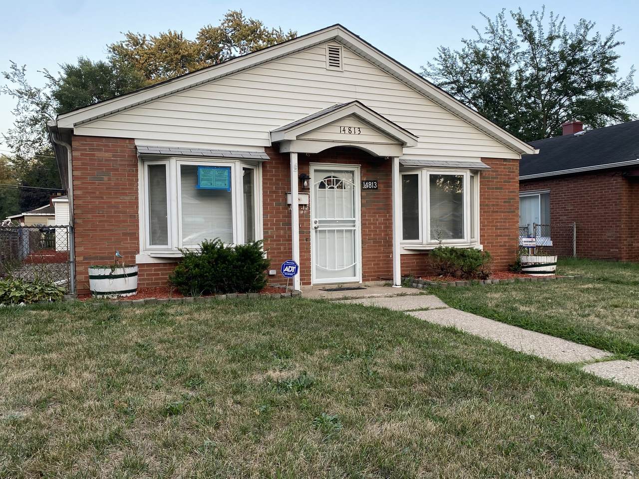 14813 Champlain Avenue - Photo 1