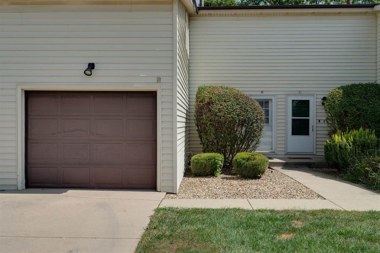 1717 King Drive - Photo 1