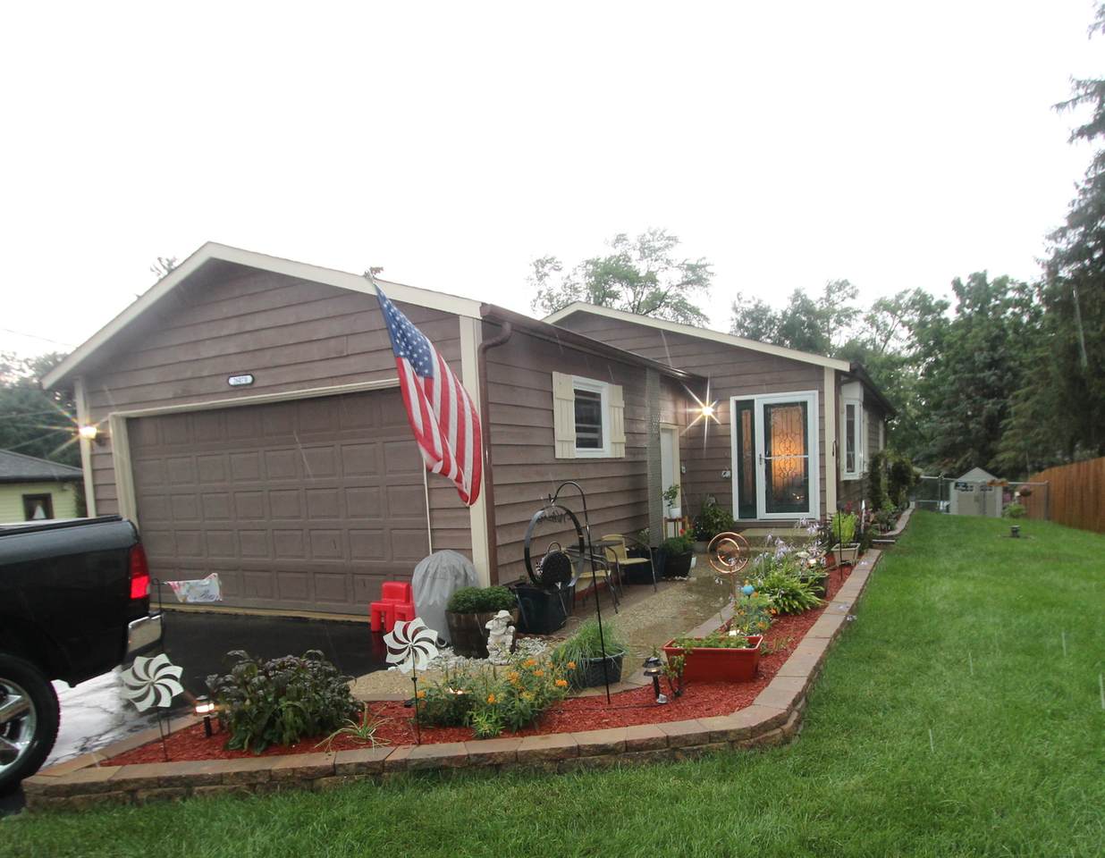 26070 Lakeview Avenue - Photo 1