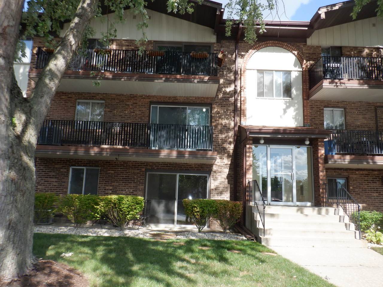5233 James Lane - Photo 1