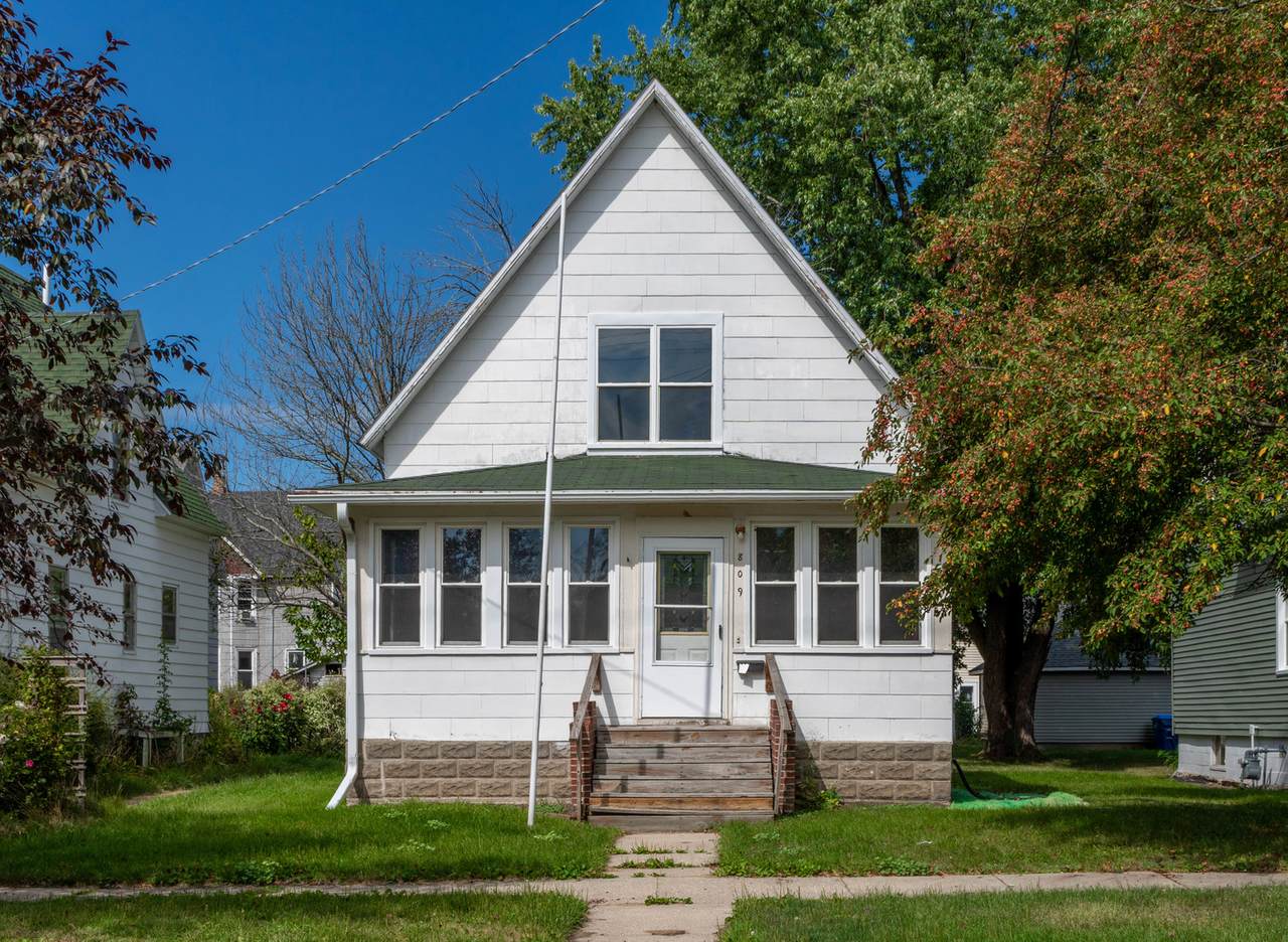 809 Grove Street - Photo 1