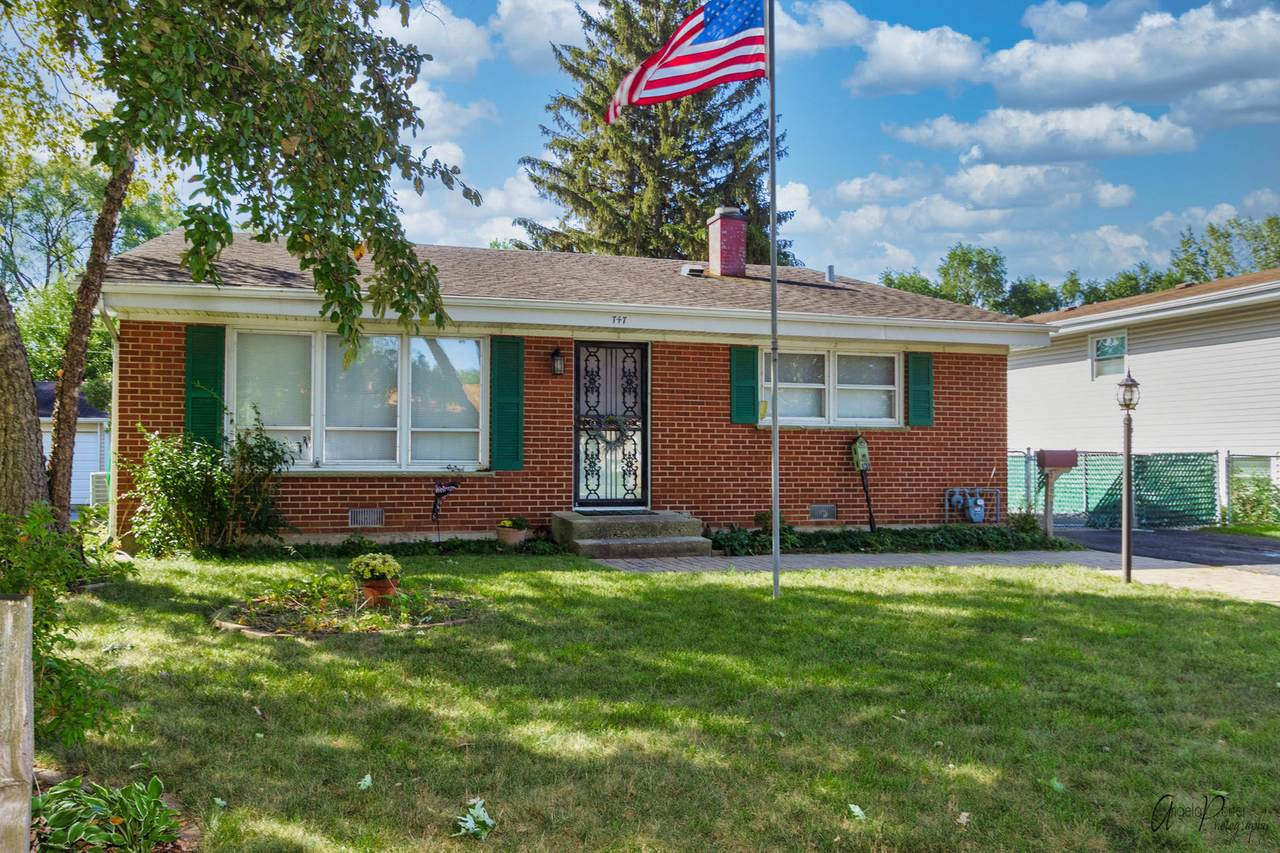 747 Noel Drive - Photo 1