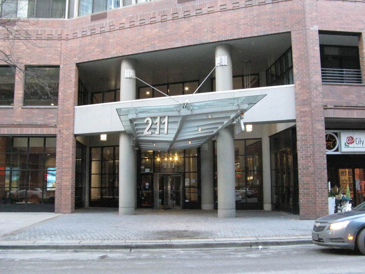211 Ohio Street - Photo 1