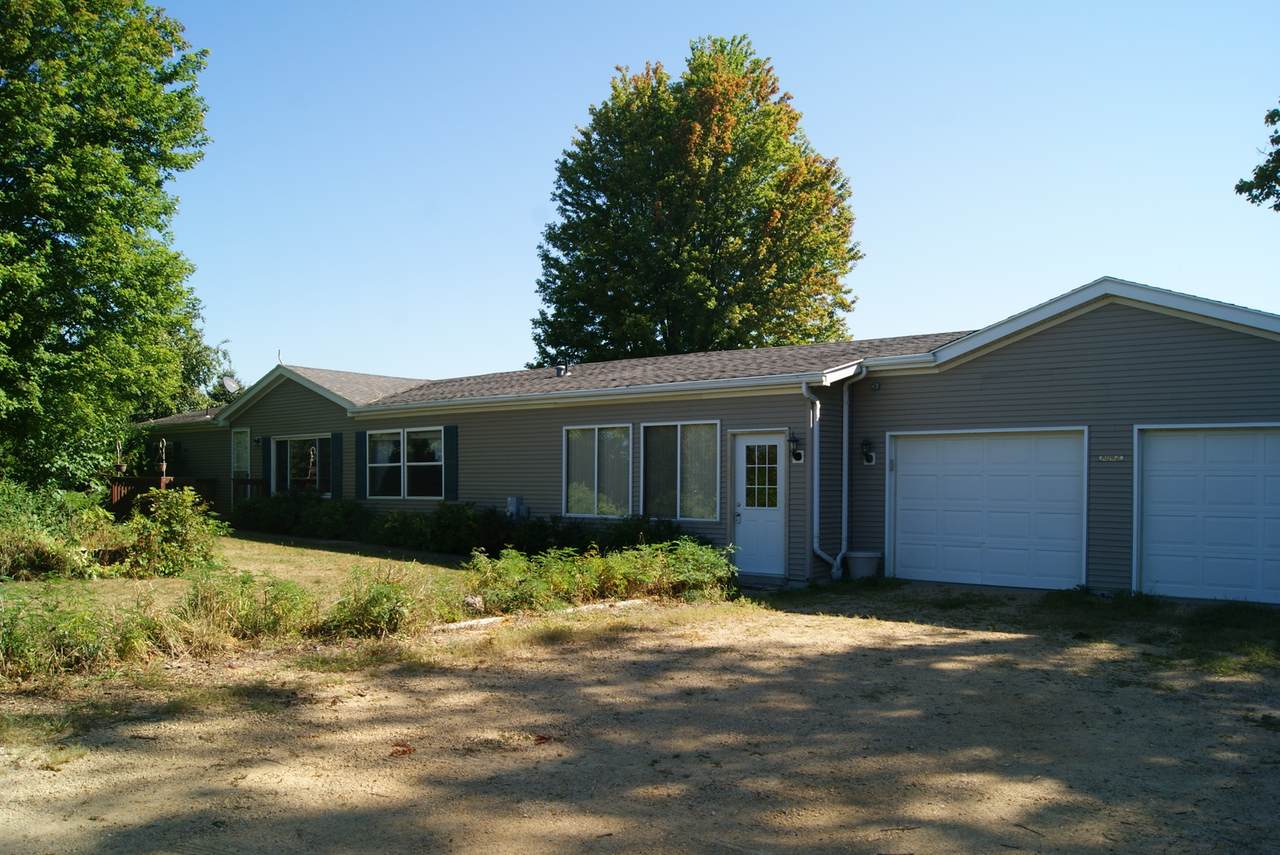 1961 Evergreen Road - Photo 1