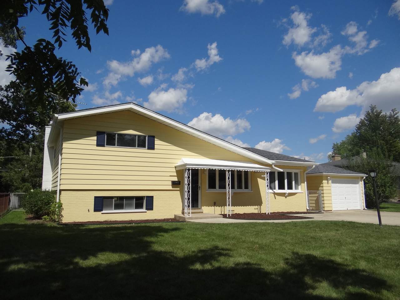 1107 Prairie Avenue - Photo 1